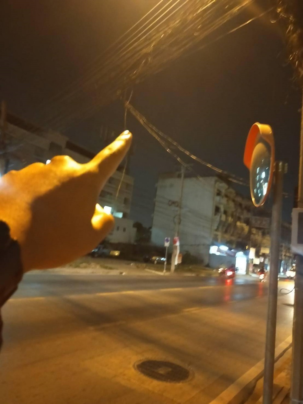 002.jpg
