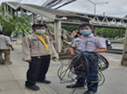 เรื่อง รับแจ้งผ่าน Call Center 1200 ประสบอุบัติเหตุจากสายสื่อสารที่ไม่เป็นระเบียบ กรุงเทพมหานคร