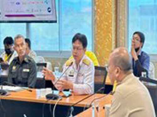 เข้าร่วมการประชุมกับการไฟฟ้าส่วนภูมิภาค สาขาเมืองจันทบุรี และผู้จัดการการไฟฟ้าส่วนภูมิภาคสาขาในพื้นที่จังหวัดและผู้ประกอบกิจการโทรคมนาคมในพื้นที่จังหวัดจันทบุรี