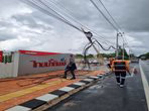 เรื่อง ได้เข้าร่วมดำเนินการแก้ไขปัญหาสายสื่อสารรกรุงรังไม่เป็นระเบียบตามข้อร้องเรียนจากประชาชน จังหวัดชลบุรี