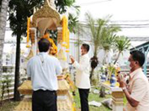 จัดพิธีบวงสรวงศาลพระพรหมและศาลตาศาลยาย สำนักงาน กสทช. ภาค 1 กรุงเทพมหานคร