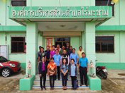 ลงพื้นที่ประชุมหารือและลงพื้นที่สำรวจจุดที่ประสบปัญหาสายสื่อสารไม่เป็นระเบียบร่วมกับนายกองค์หารบริหารส่วนตำบลไร่มะขาม จังหวัดเพชรบุรี