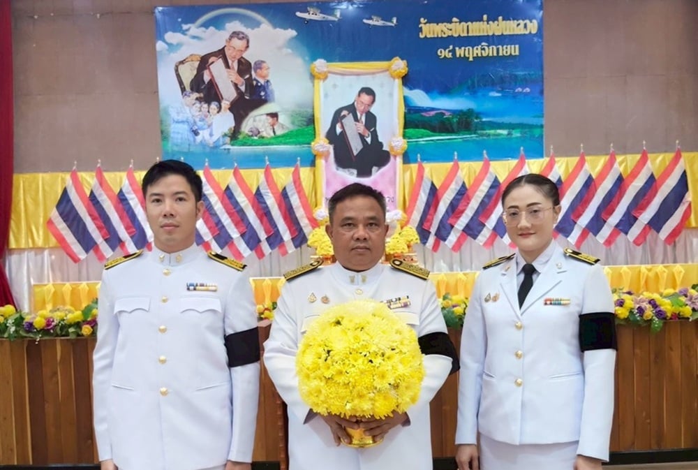 002.jpg 002.jpg